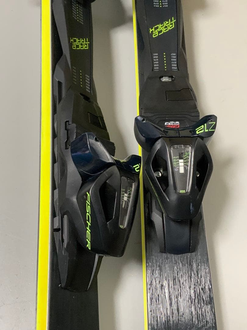 FISCHER RC4 WORLD CUP 180cm 板+ビンディング