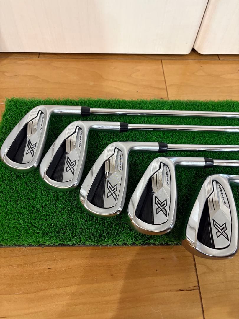 ゼクシオxアイアン5本（6-PW）DG85 S200