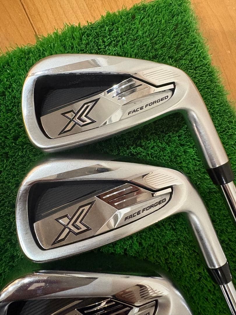 ゼクシオxアイアン5本（6-PW）DG85 S200