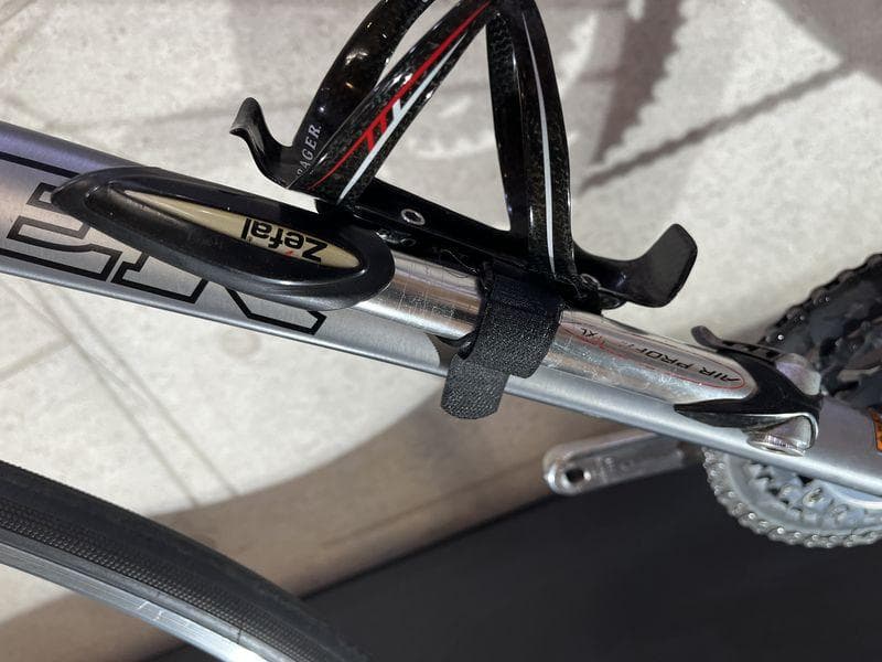 TREK FX7.7 SHIMANO 105 トレック　ポンプ付き
