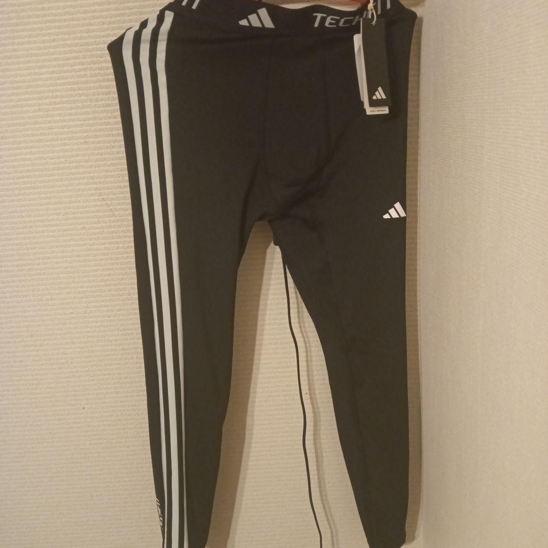 新品未使用　adidas TECHFIT タイツ 黒 3本ライン　　正規店購入