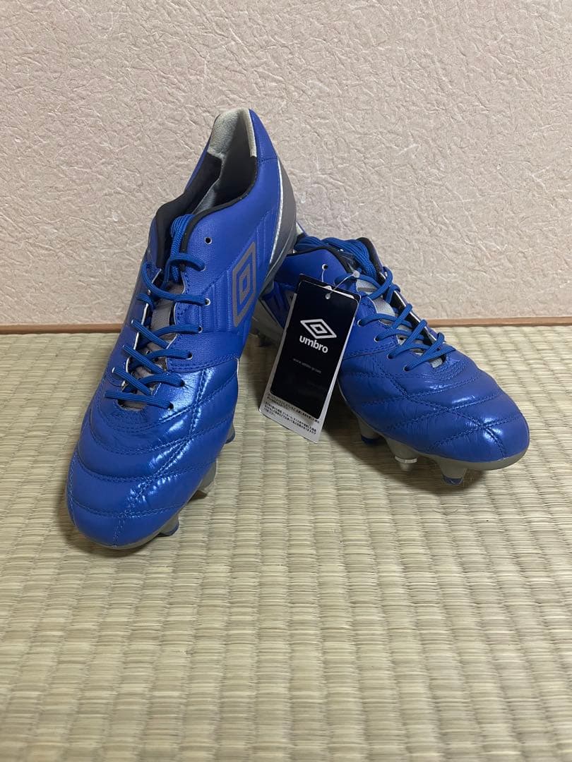 Umbro アクセレイタープロ 青 シルバー スパイクシューズ 新品