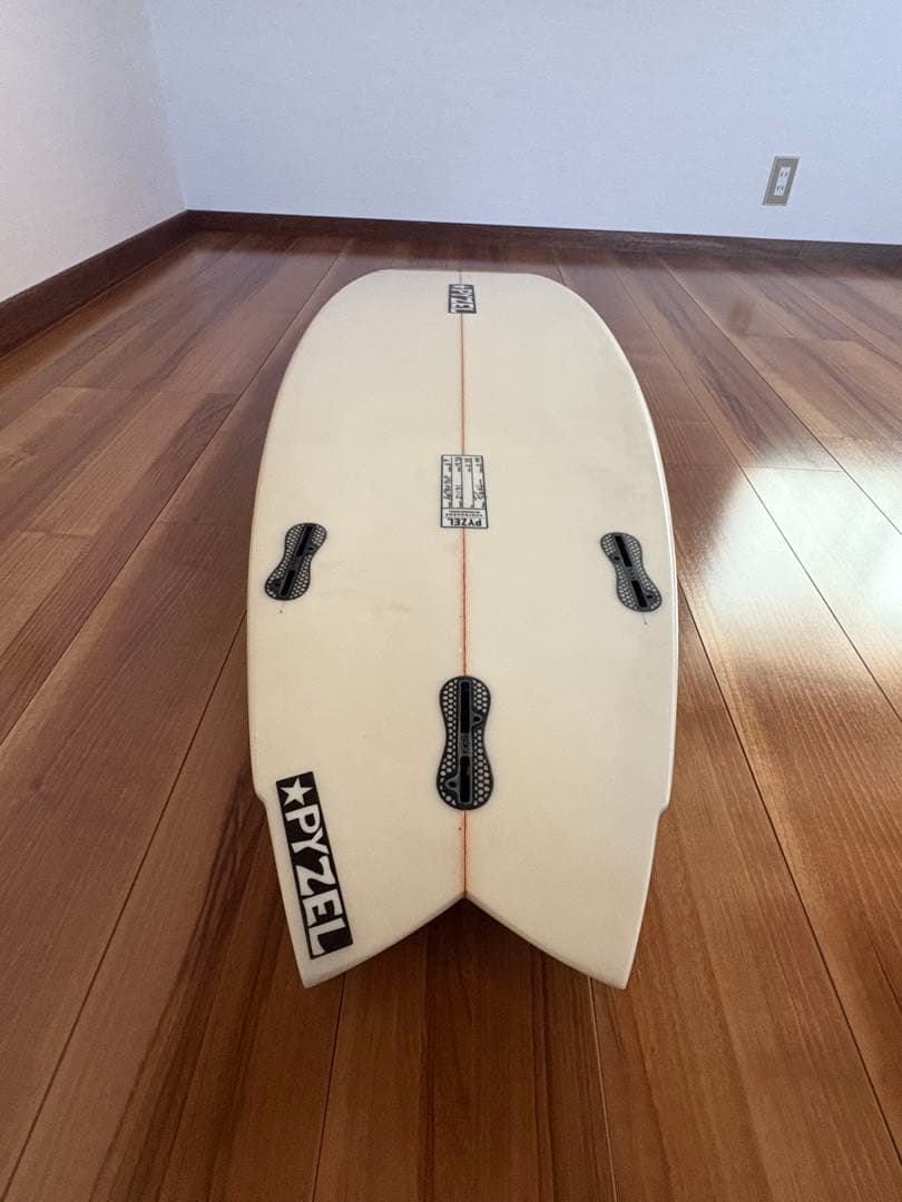 PYZELサーフボード5'8