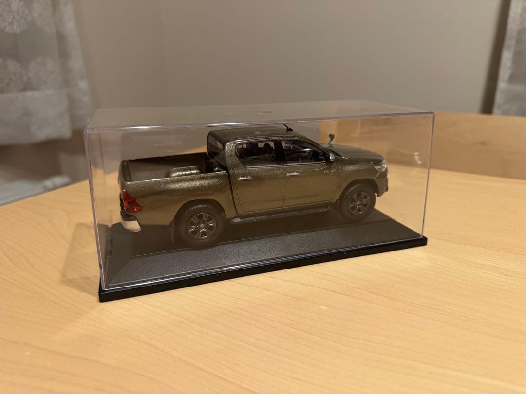 ◎新品ケース付き◎ハイラックス ミニカー カラーサンプル