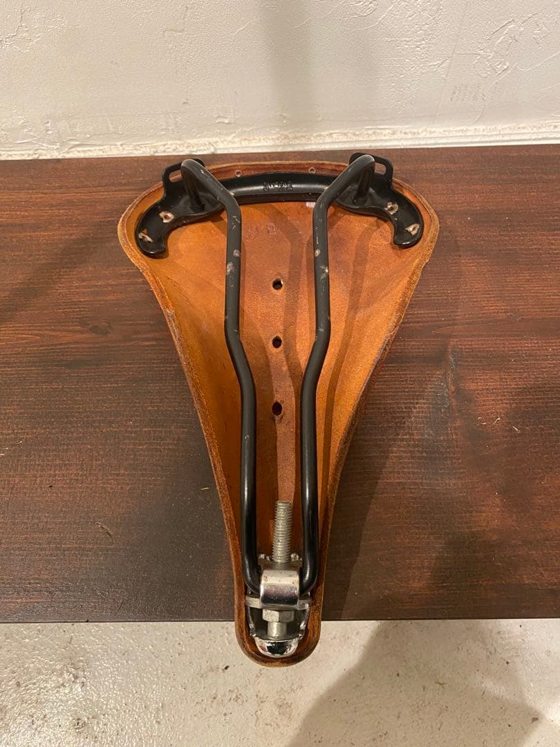 BROOKS B.17レザーサドル イギリス製