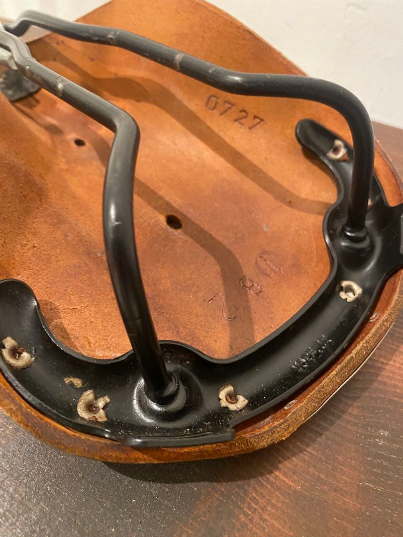 BROOKS B.17レザーサドル イギリス製