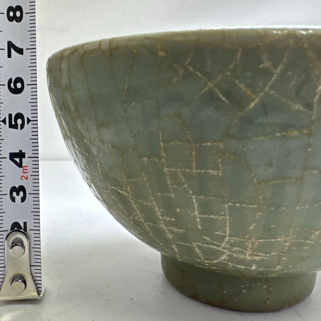 中国明時代　七官青磁陰刻人形手茶碗　共箱直径12㎝トヒルウ東な8-0401☆2F
