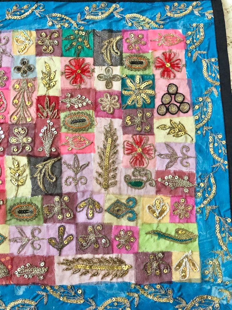 最終価格　新品　美しく素敵！インドザリ刺繍パッチワーク♪クッションカバー　2枚