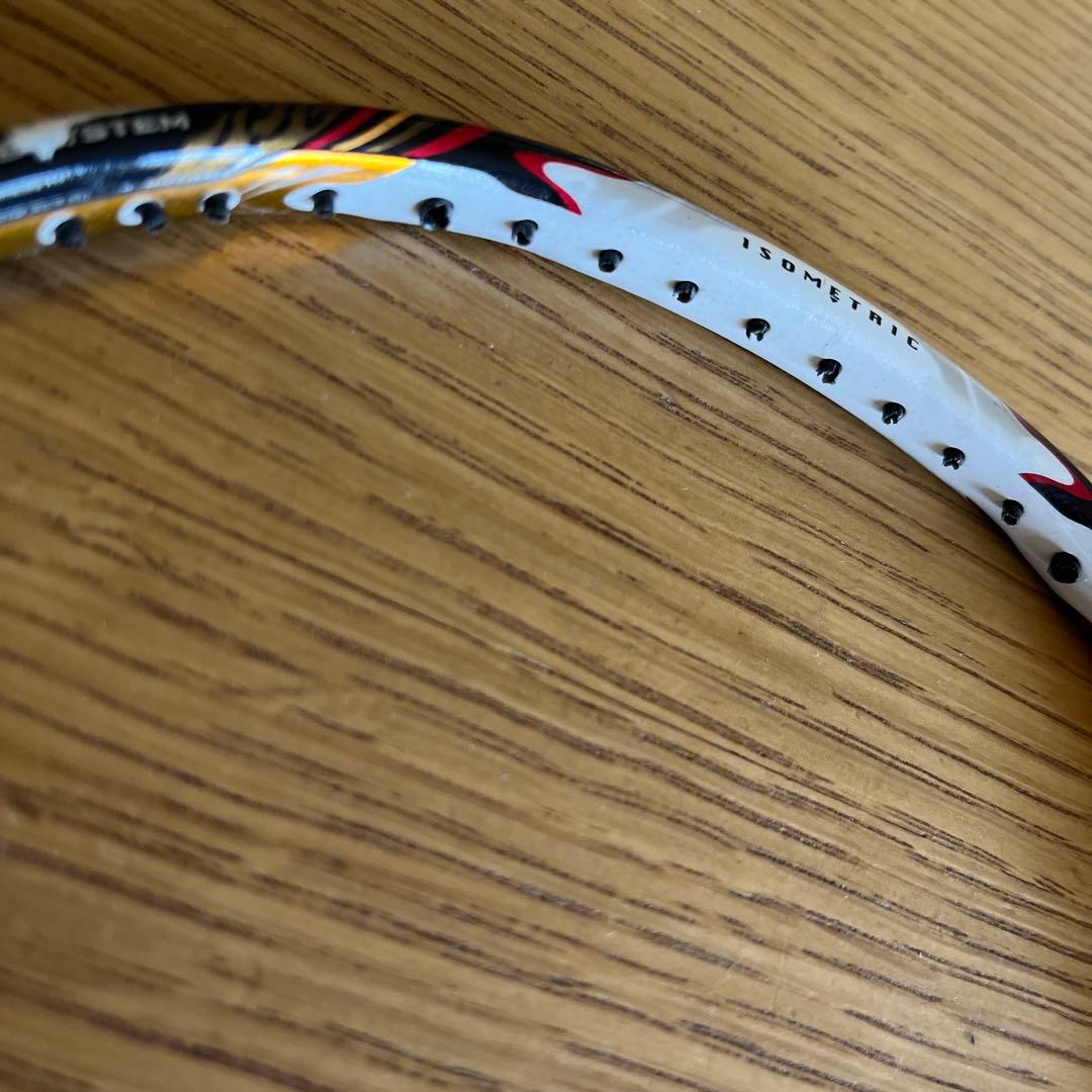 ヨネックス バトミントンラケット　ボルトリック80 voltric80 3UG5