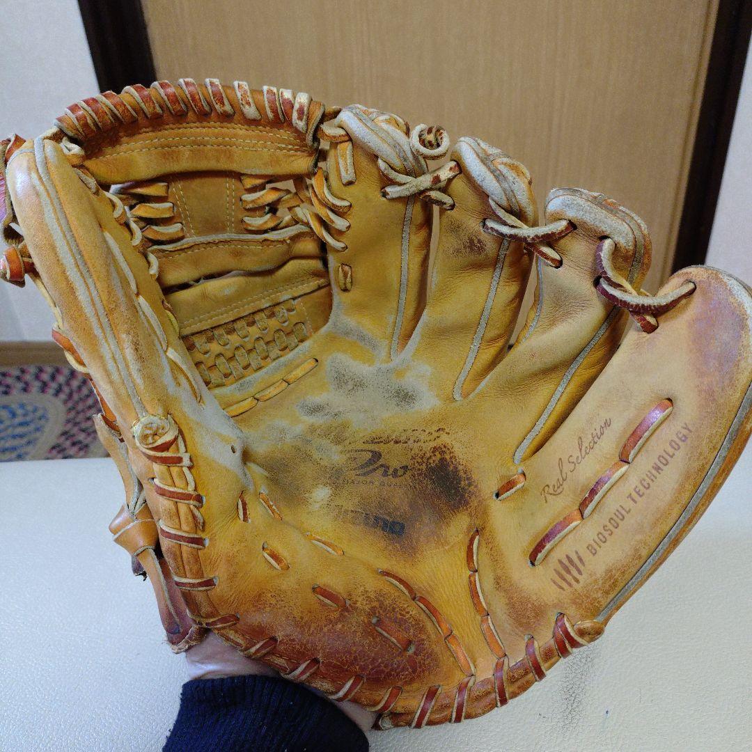 ミズノプロ一般硬式用グローブ　破れあり
