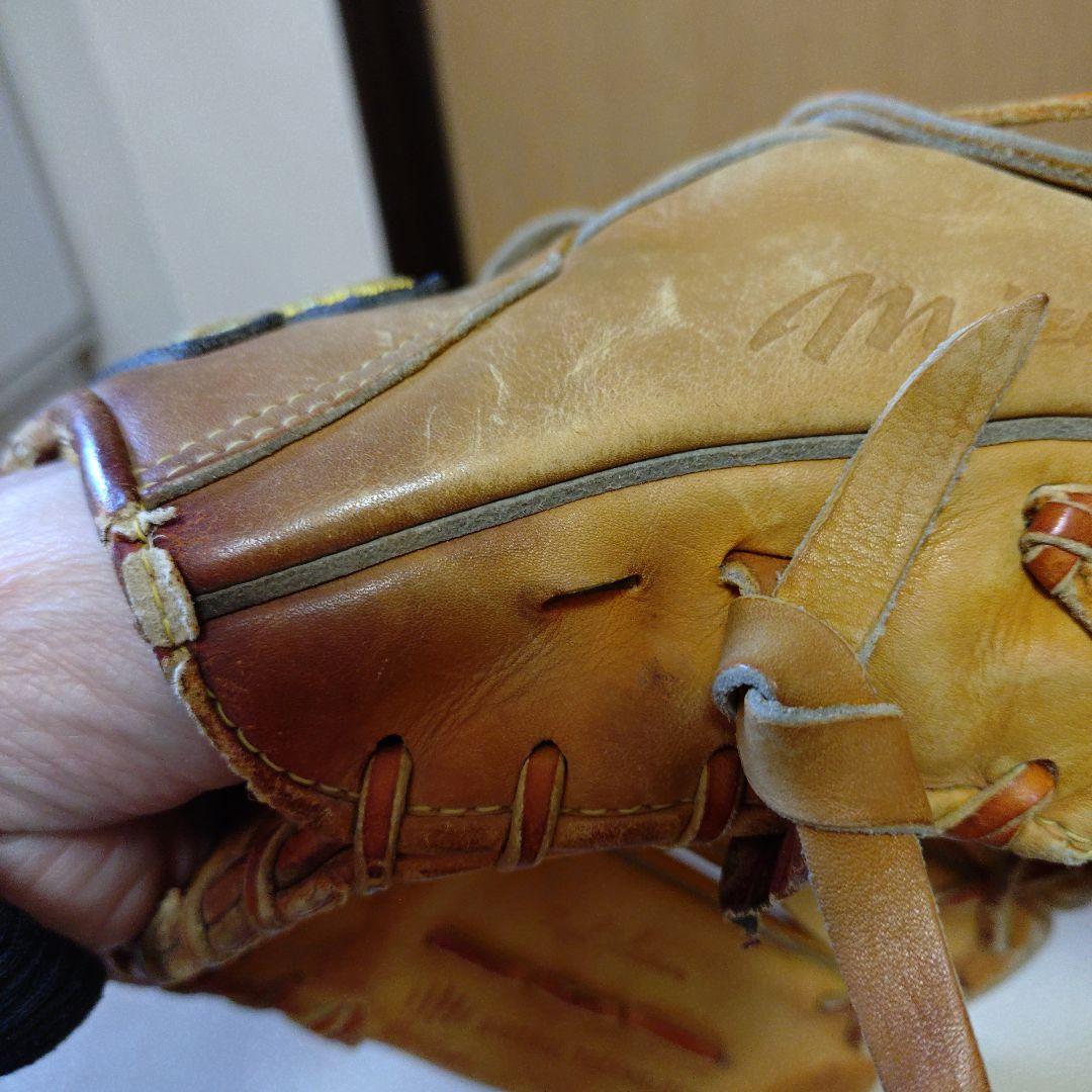 ミズノプロ一般硬式用グローブ　破れあり