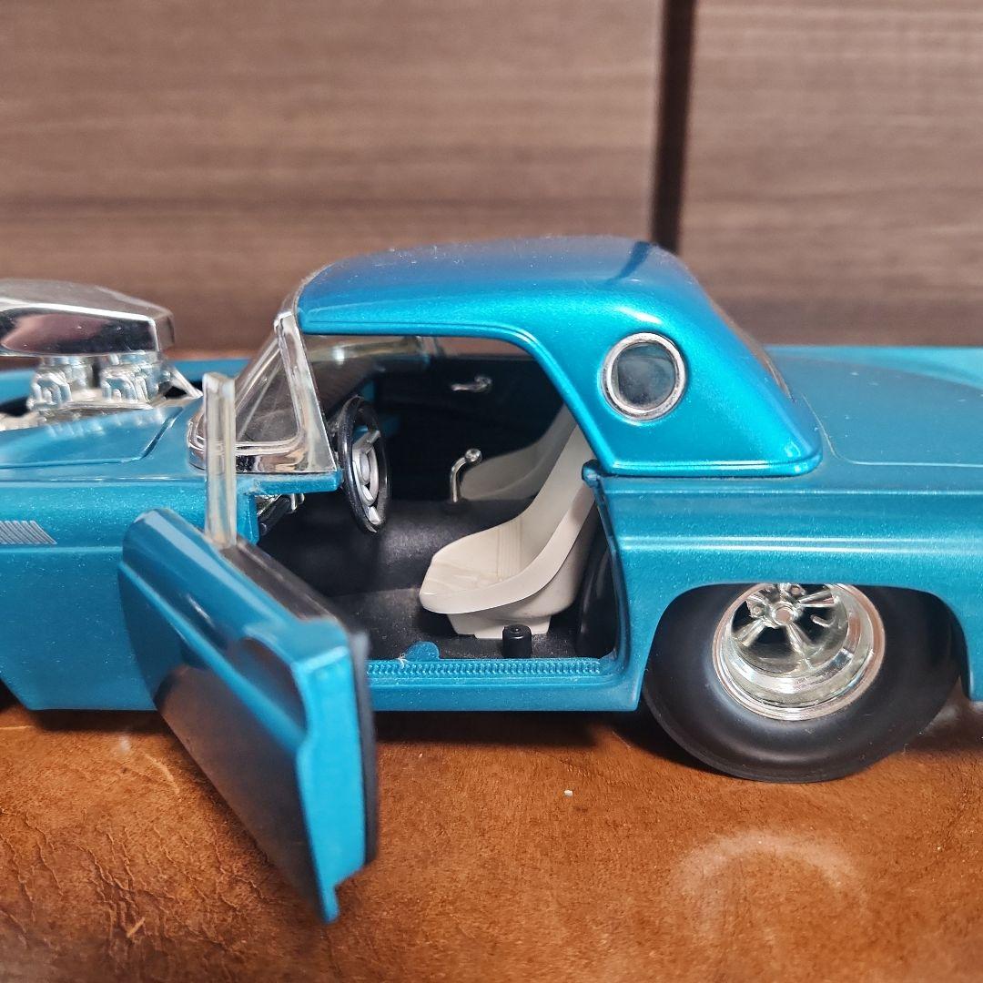 100% Hot Wheels 1957 フォード サンダーバードミニカー美品