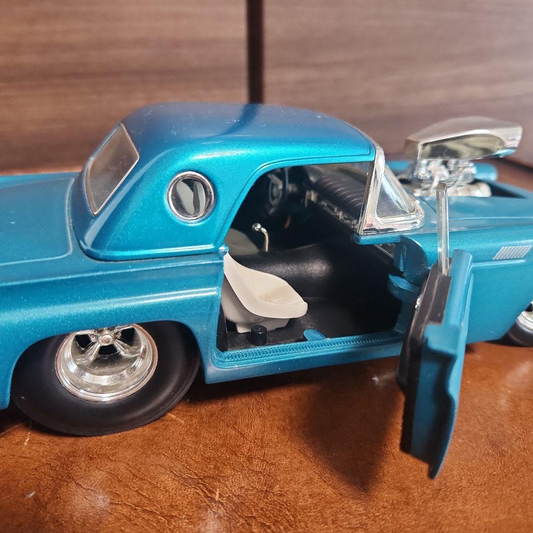 100% Hot Wheels 1957 フォード サンダーバードミニカー美品