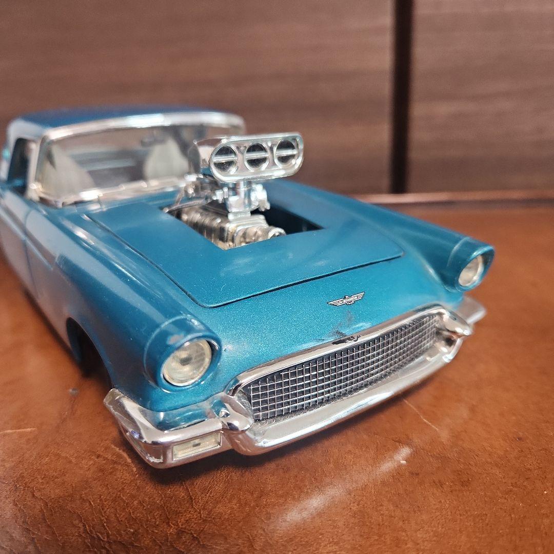 100% Hot Wheels 1957 フォード サンダーバードミニカー美品