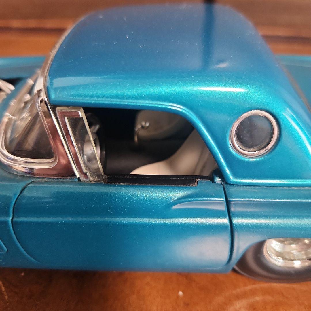 100% Hot Wheels 1957 フォード サンダーバードミニカー美品