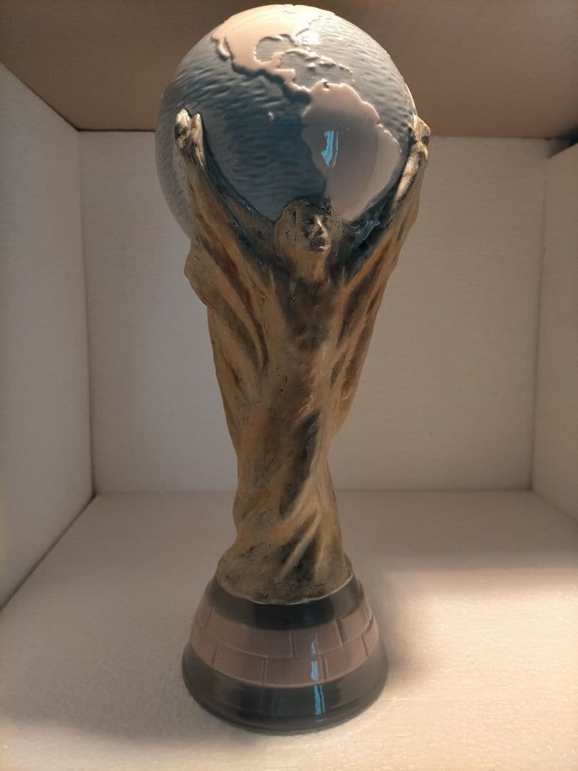 リヤドロ lladro FIFA ワールドカップ トロフィー 原寸大　サッカー