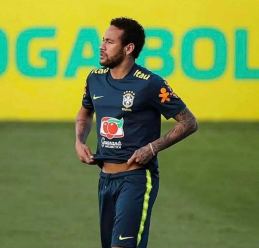 ブラジル代表　トレーニングウェア　ネイマール　サッカーユニフォーム