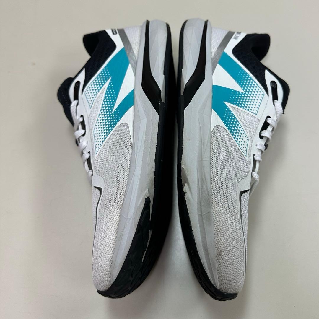 New Balance ダイナソフトフラッシュv7 ランニングシューズ　25.5