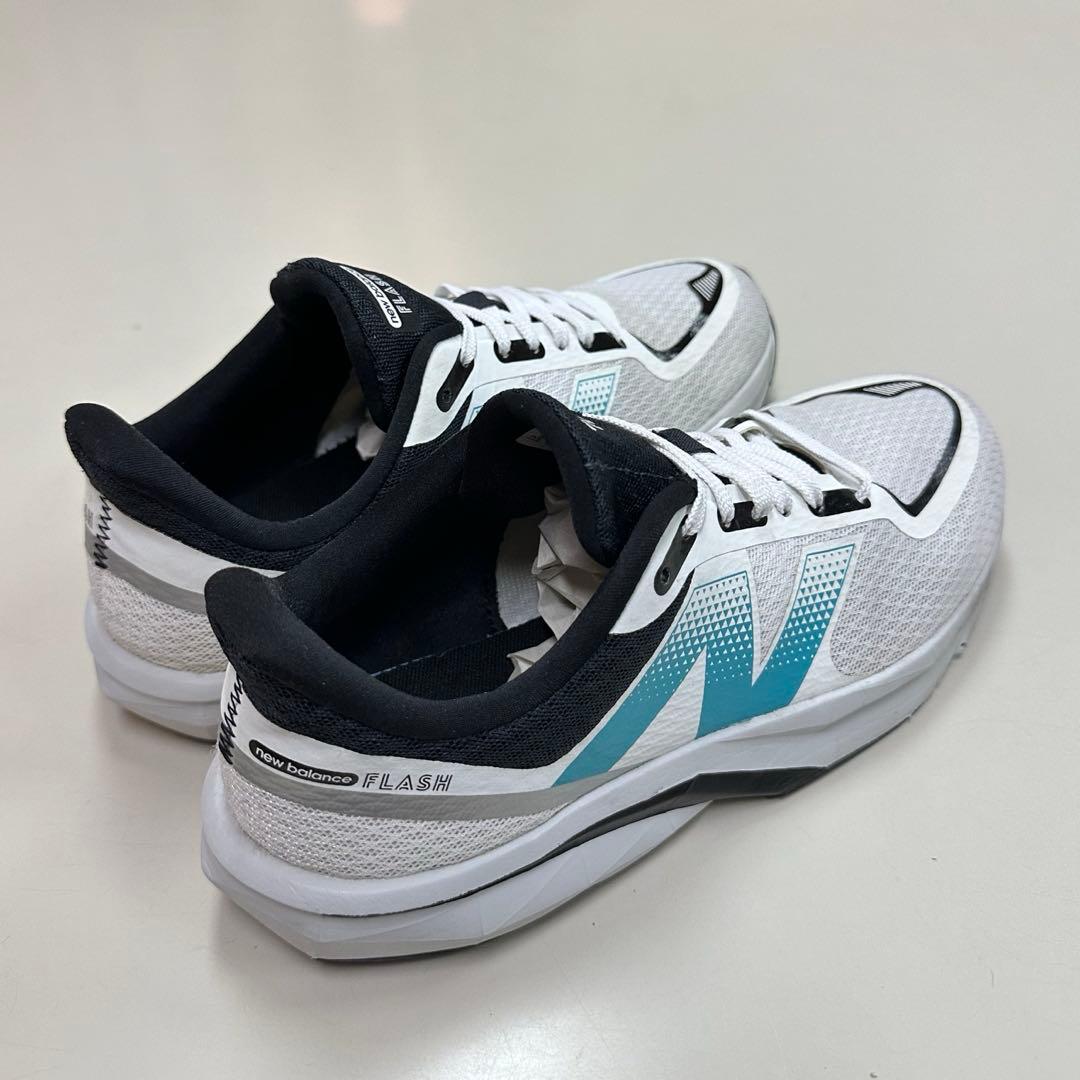 New Balance ダイナソフトフラッシュv7 ランニングシューズ　25.5