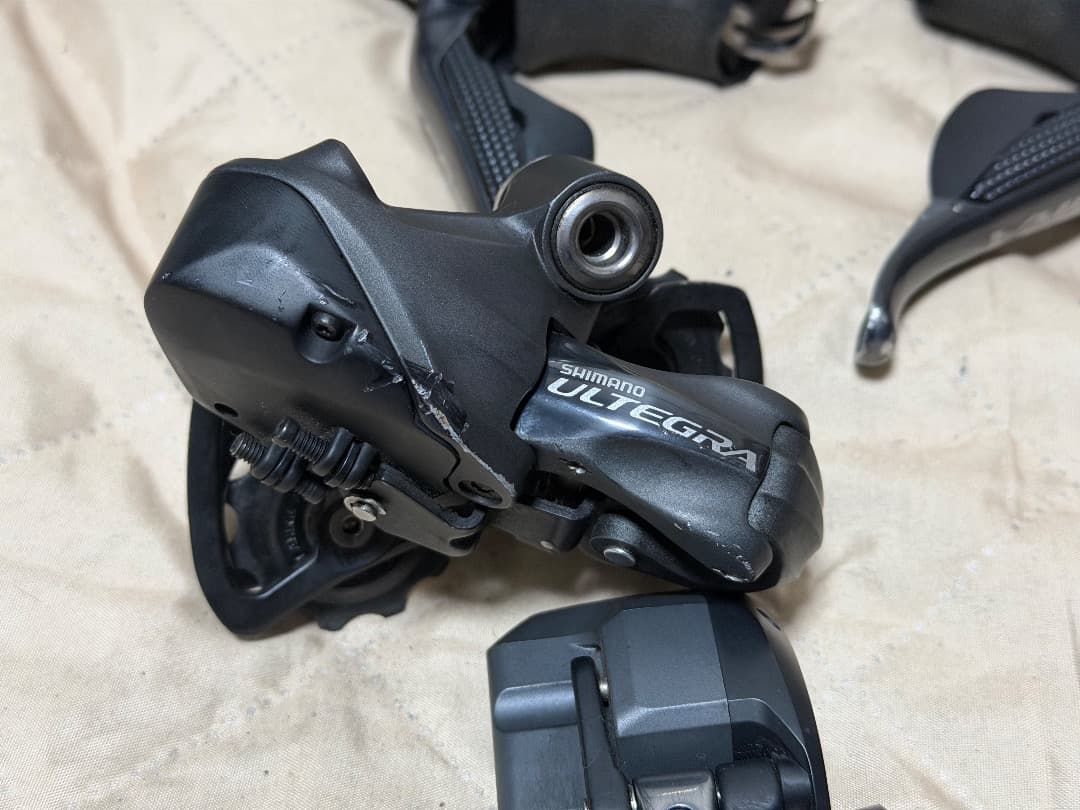 最終値下げShimano Ultegra 6770 Di2 コンポーネントセット