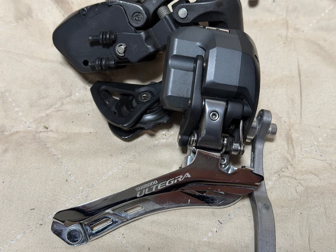 最終値下げShimano Ultegra 6770 Di2 コンポーネントセット