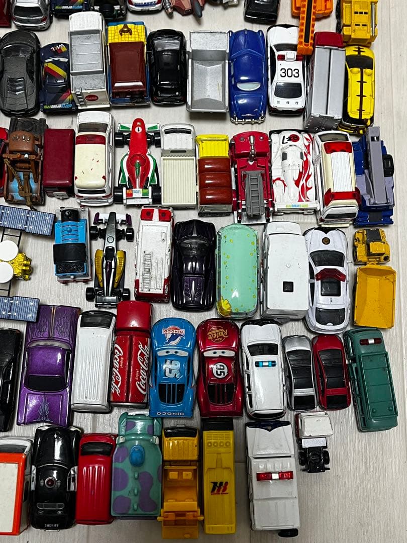 トミカ ミニカー 約100台