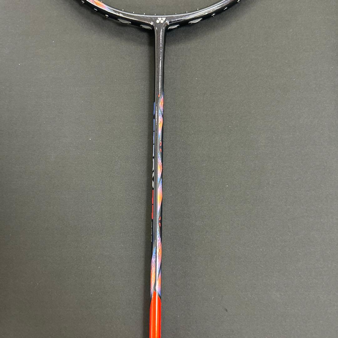 4ug5 アストロクス77プロ 新品未使用　ヨネックス　バドミントンラケット