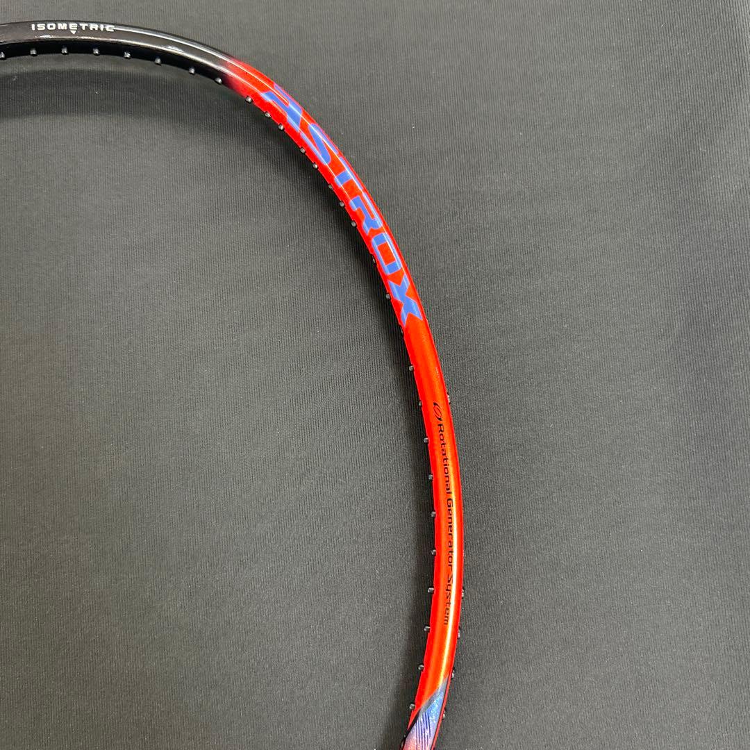 4ug5 アストロクス77プロ 新品未使用　ヨネックス　バドミントンラケット