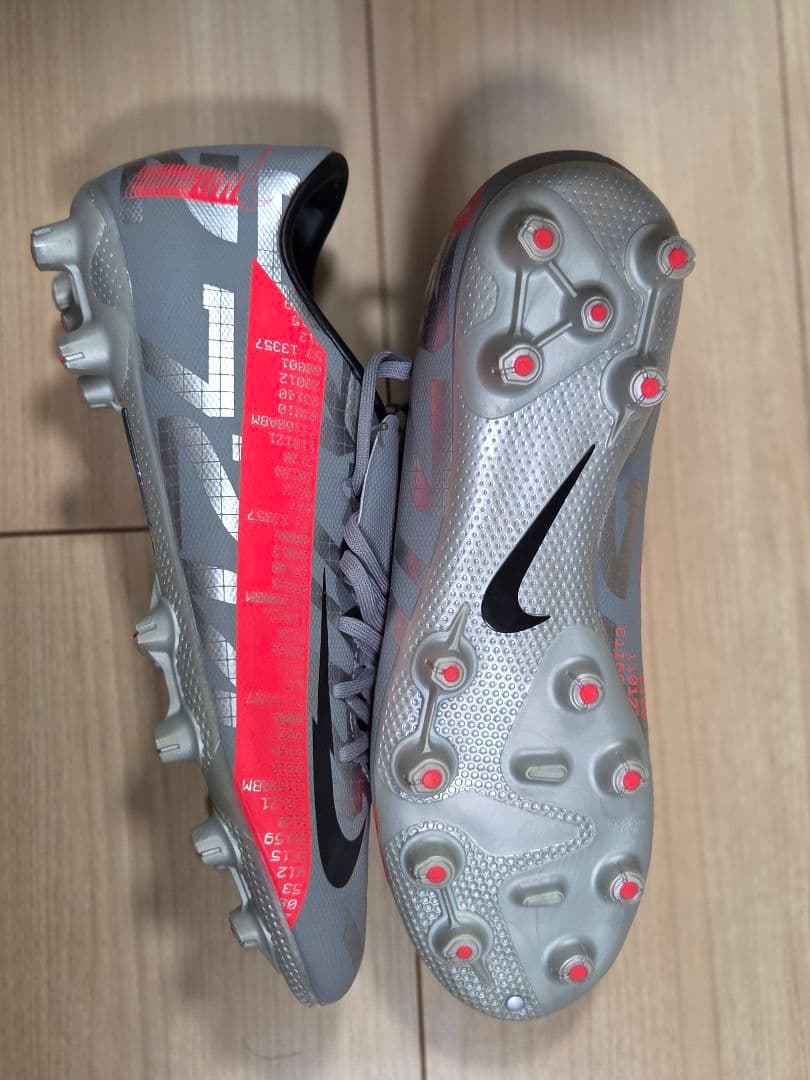 Nike サッカーシューズ グレー/ピンク