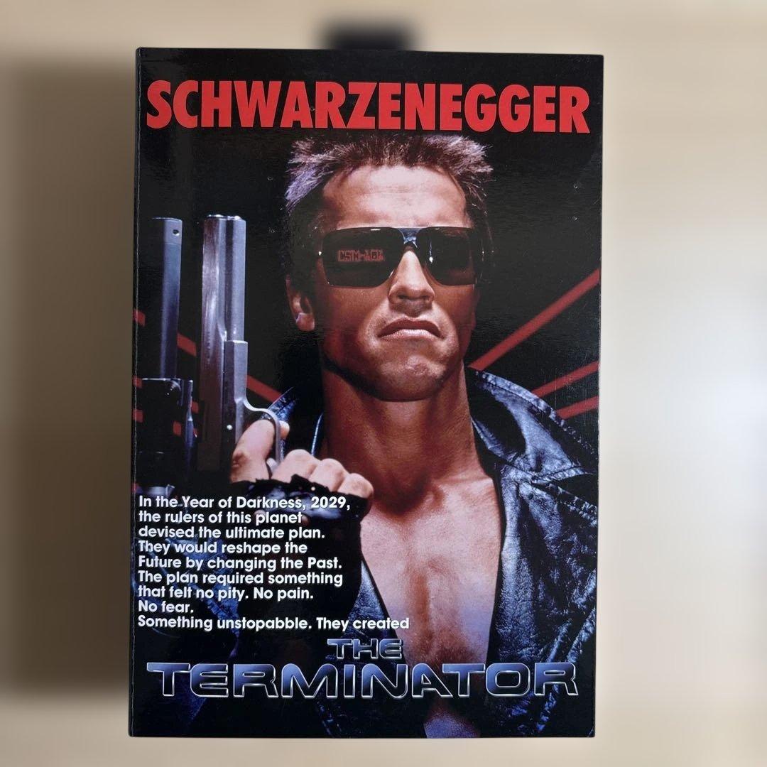 NECA ターミネーター T-800 フィギュア
