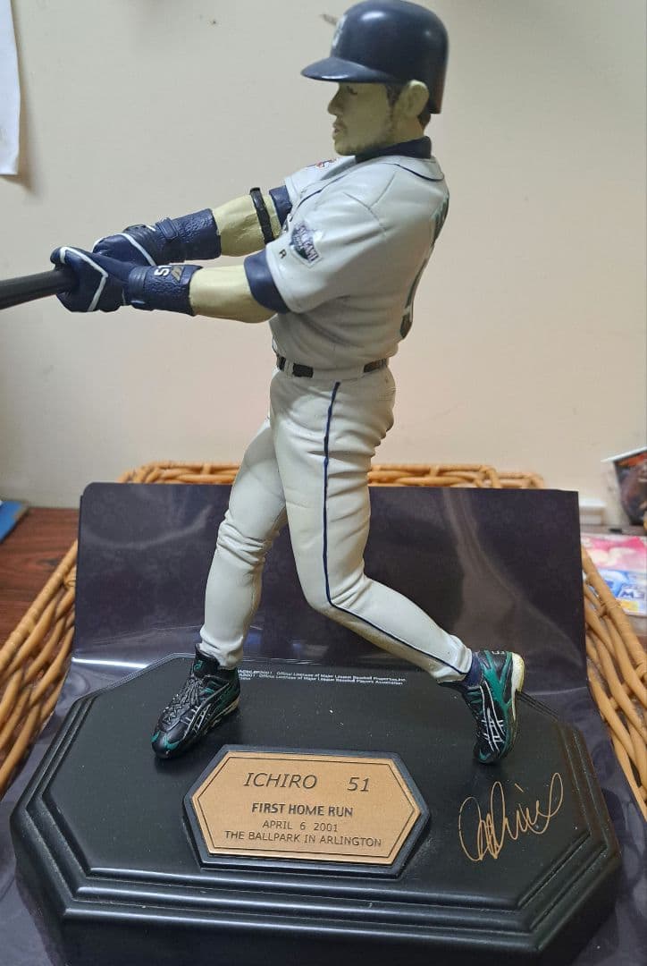 イチロー　ファーストホームラン　フィギュア