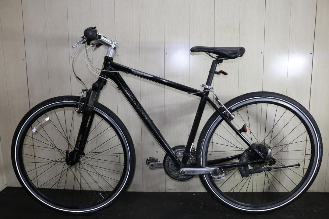 GIANT GLIDE R3 700C 24速 465mm ディスクブレーキ対応