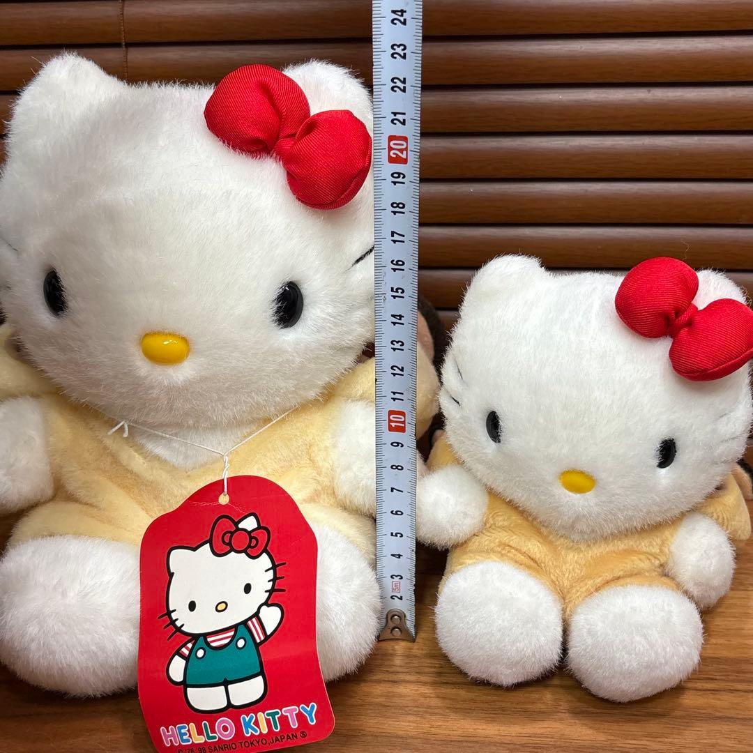 ハローキティ　ぬいぐるみ　2つ