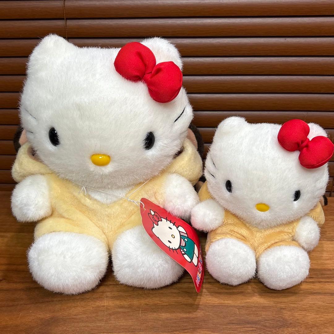 ハローキティ　ぬいぐるみ　2つ
