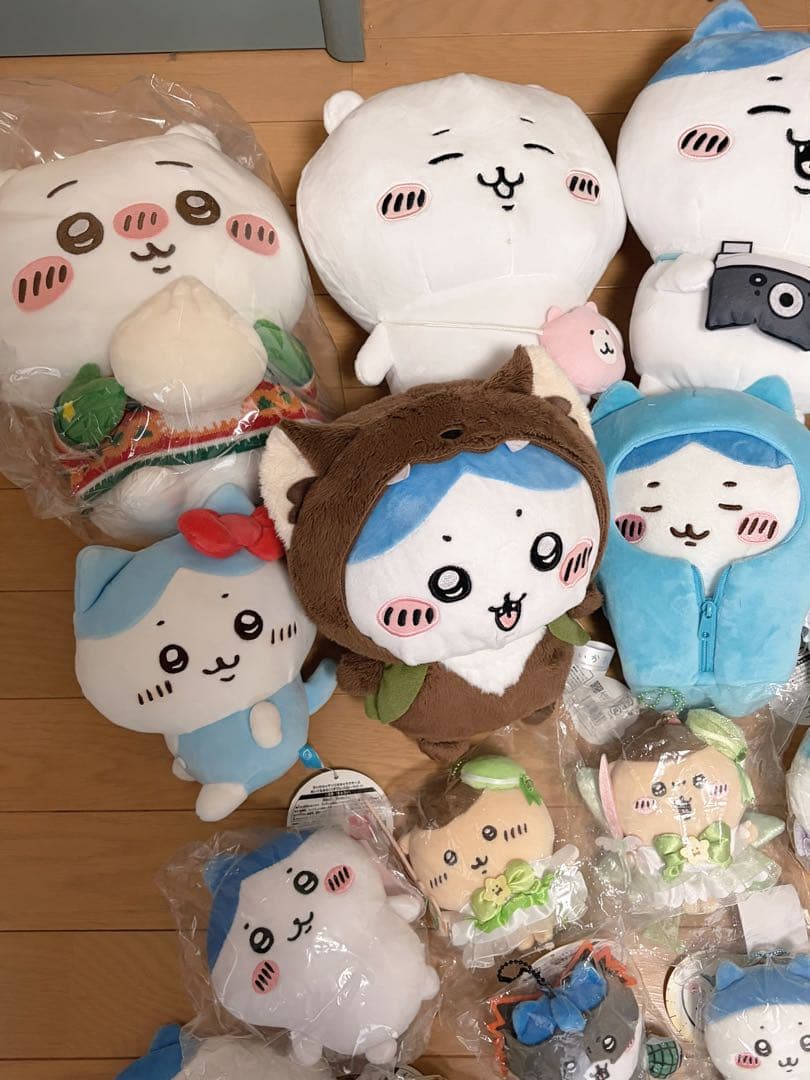 ちいかわ ハチワレ ぬいぐるみ マスコット 本まとめ売り はちわれちゃん多め！