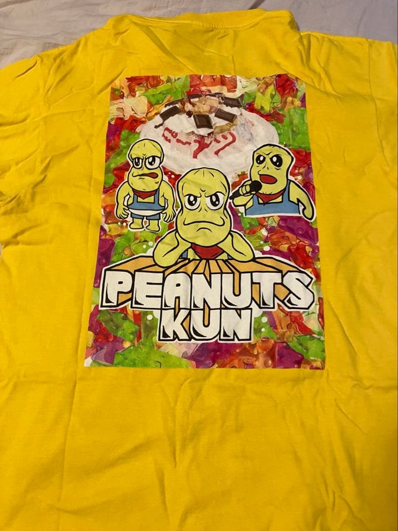 ピーナッツくん×漢 Kitchen 超うめぇグミゼリーケーキ Tシャツ XL