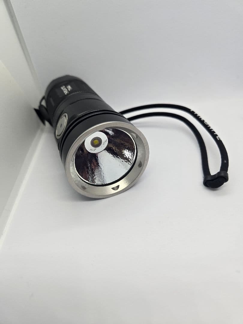 THRUNITE TN4A ブラック LED懐中電灯