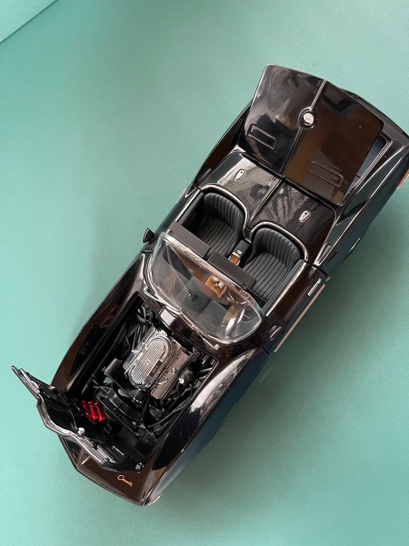 オートアート　コルベット 1961マコシャーク　1/18 約26cm