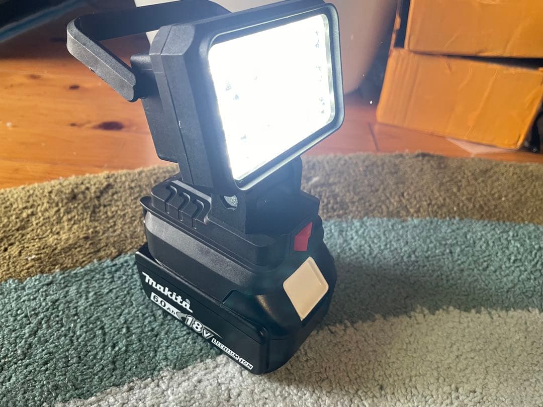 マキタ18V LEDライトUSB マキタバッテリー付6.0Ahセット新品開封