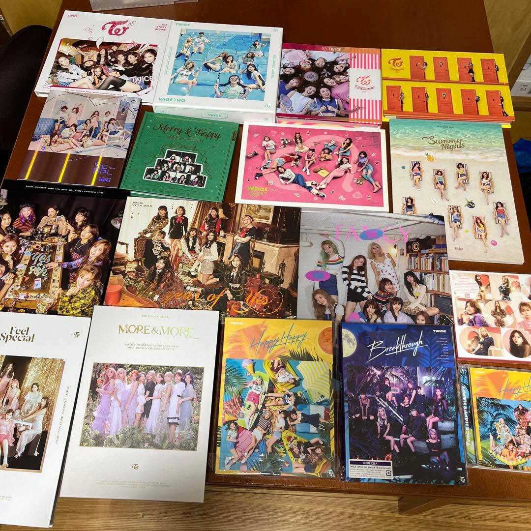 TWICEアルバムセット（トレカ、特典付き）