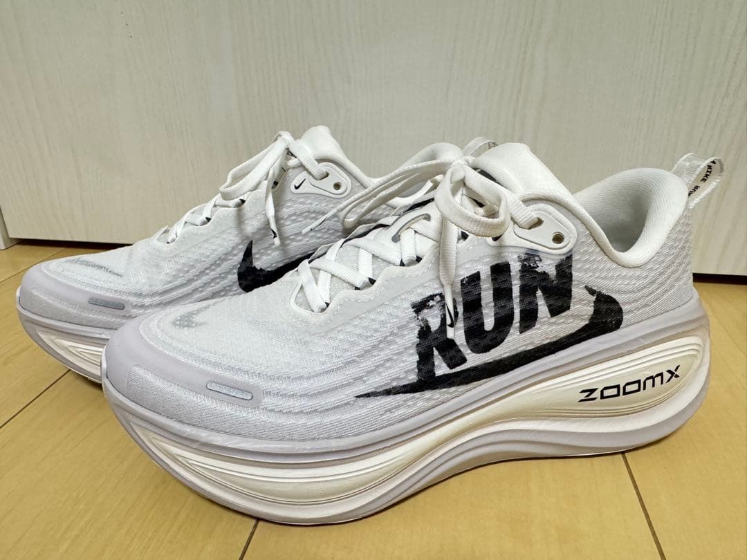ナイキ　ボメロプラス　25.５センチ