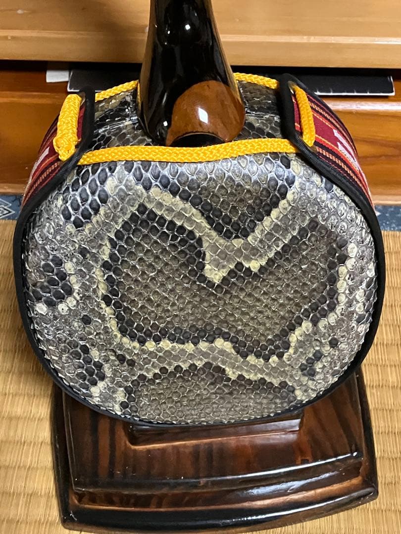 沖縄三線フィリピンエーマ￼(上質カミゲン黒木)与那城型本皮一枚張りスンチ塗の出品