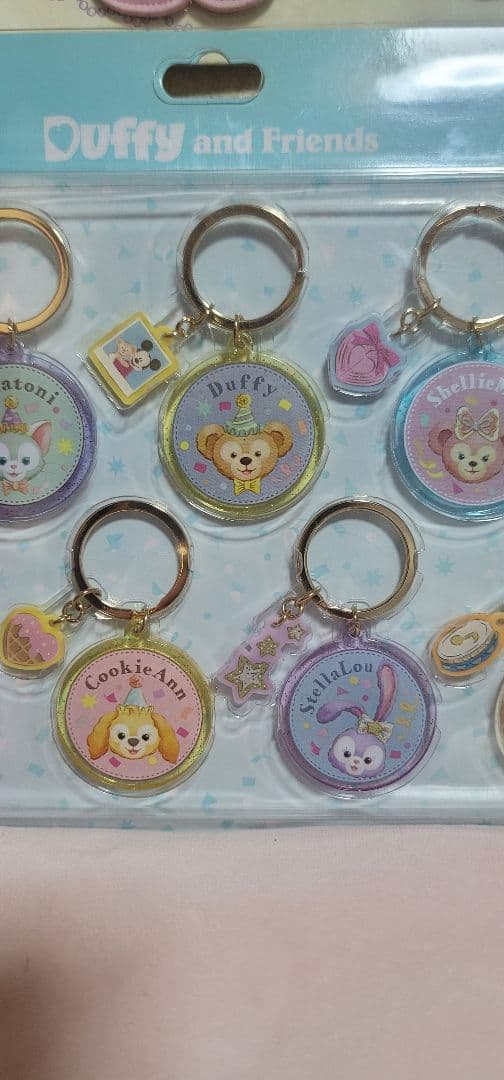 新品未開封　ディズニー　ダッフィーフレンズ　ワッペンバッジ　キーチェーン　セット