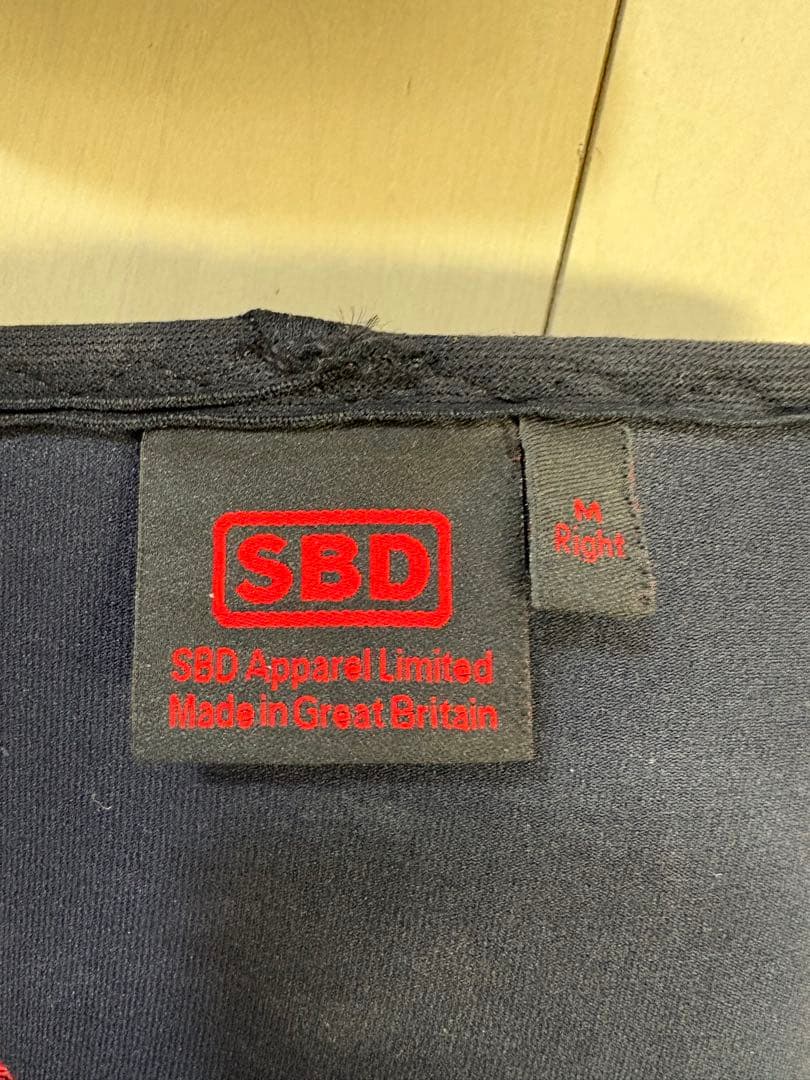 SBD ニースリーブ Mサイズ 黒 赤