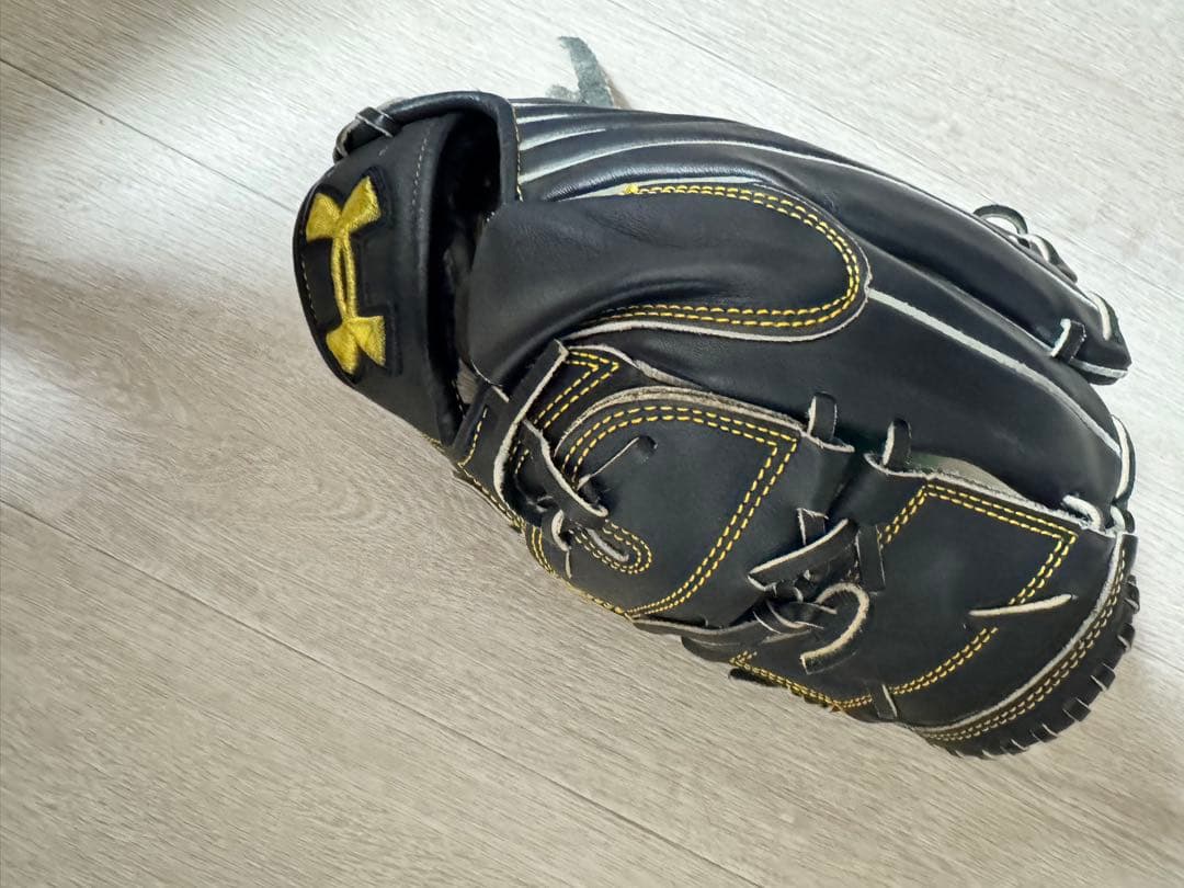 M*6様 Under Armour 野球グローブ 黒/黄色