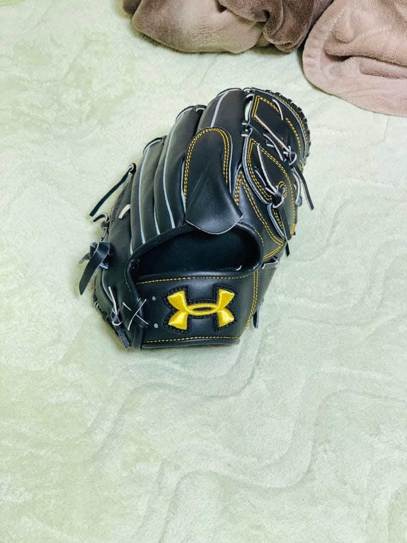 M*6様 Under Armour 野球グローブ 黒/黄色