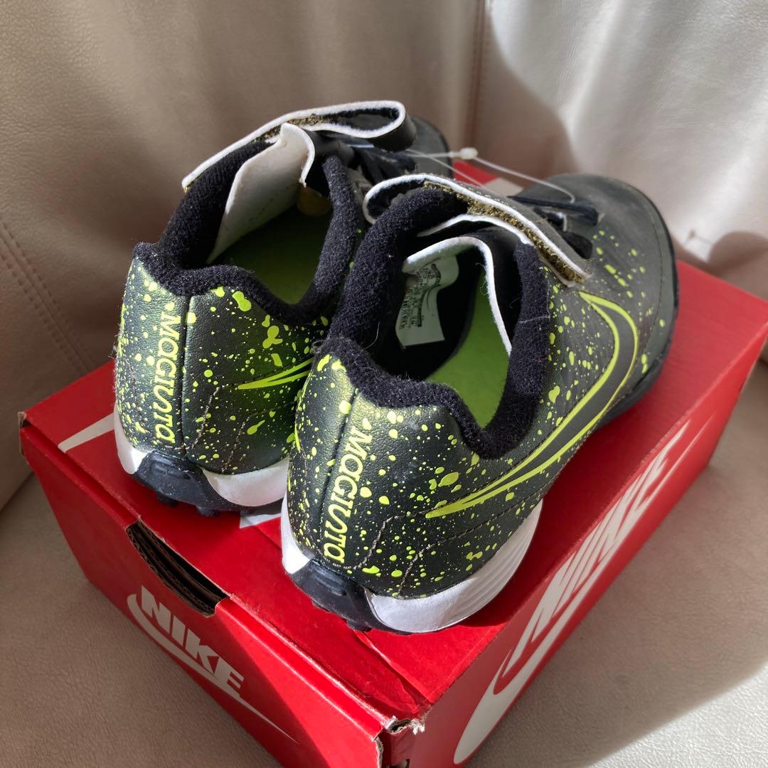 NIKE スパイク　サッカーシューズ　19センチ