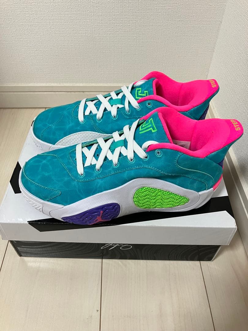テイタム2 GS JORDAN 23.5センチ