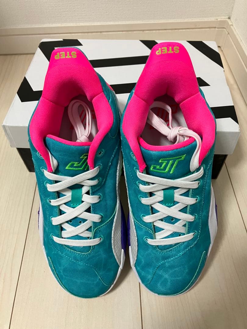 テイタム2 GS JORDAN 23.5センチ