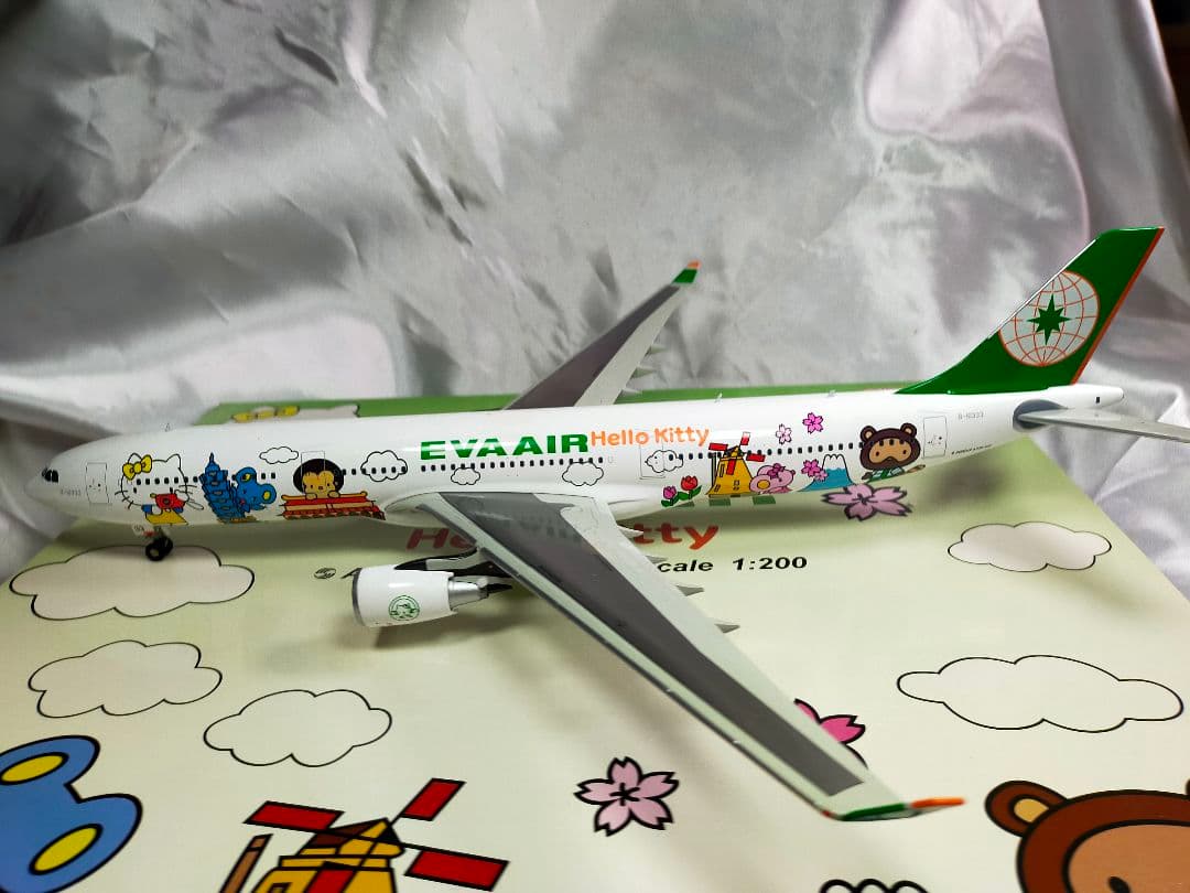 1/200 エバーエアー エアバスA330-300　ハローキティアラウンド〜